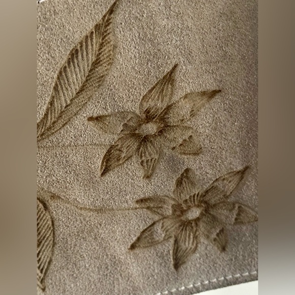 True Vintage 1960s Suede Embroidered Cape Poncho Floral - Picture 5 of 6